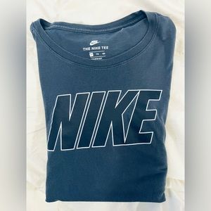 XXL Nike short sleeve Tee, only worn once, no holes no stains
